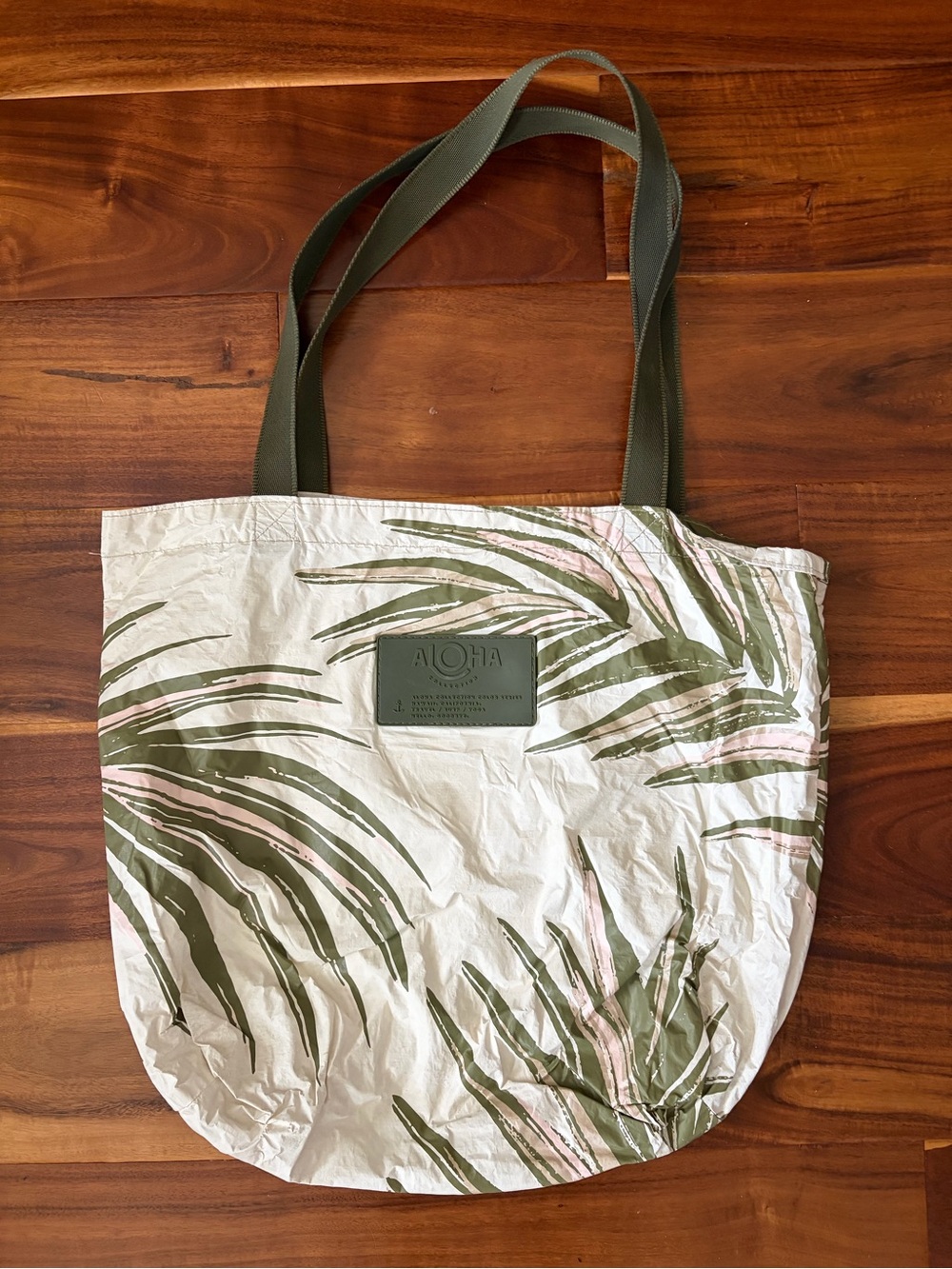 ALOHA COLLECTION Palm Reversible Tote